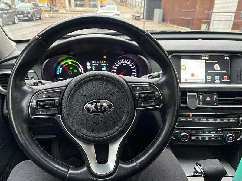 Grå Begagnad 2018 Kia Optima Hybrid Comfort Sedan | 168 000 kr (Bra pris) - Bild 1/4