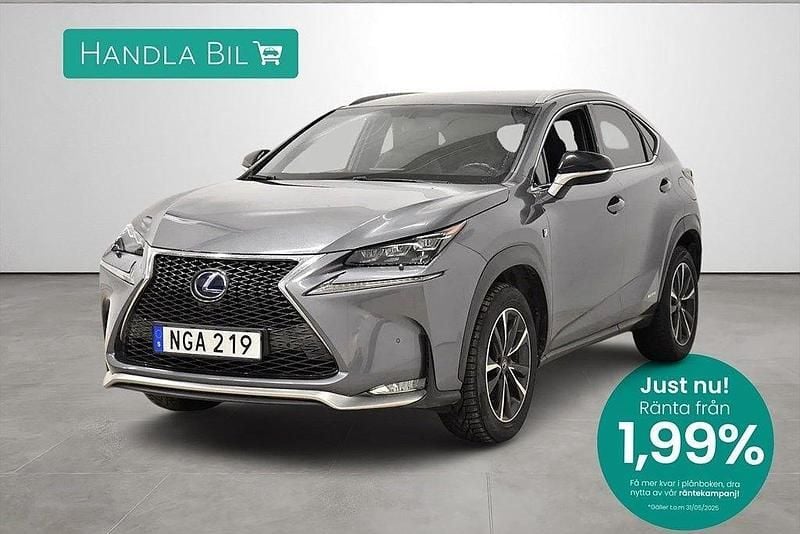 Grå Begagnad 2016 Lexus NX300h Sport Line SUV | 239 900 kr (Marknadspris) - Bild 1/4