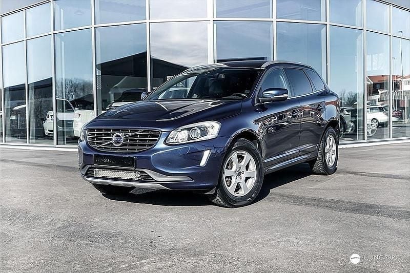Begagnad Volvo XC60 Ocean Race 181 HK (133 kW) 2015 Blå SUV