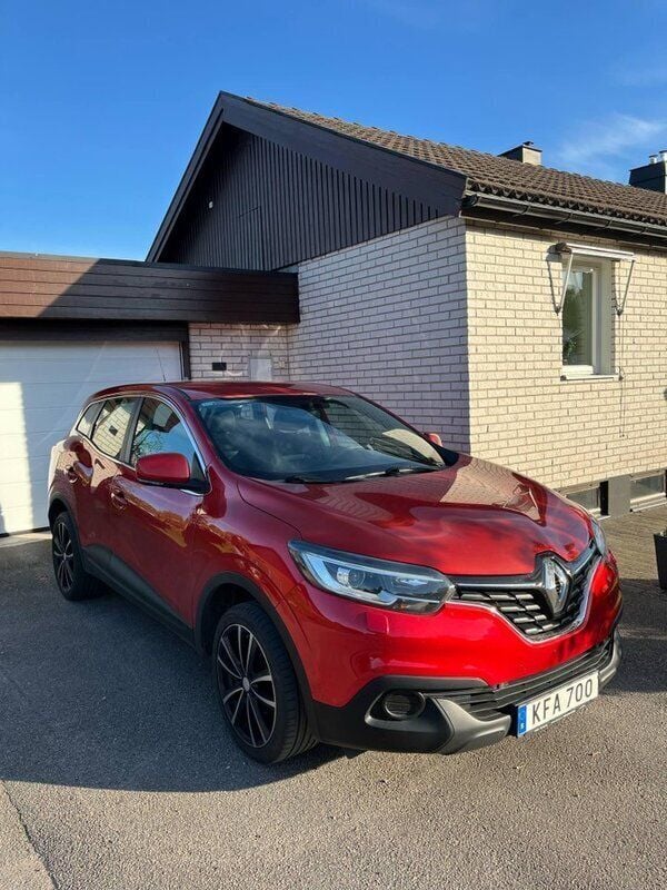 Röd Begagnad 2016 Renault Kadjar SUV | 85 000 kr (Bra pris) - Bild 1/4