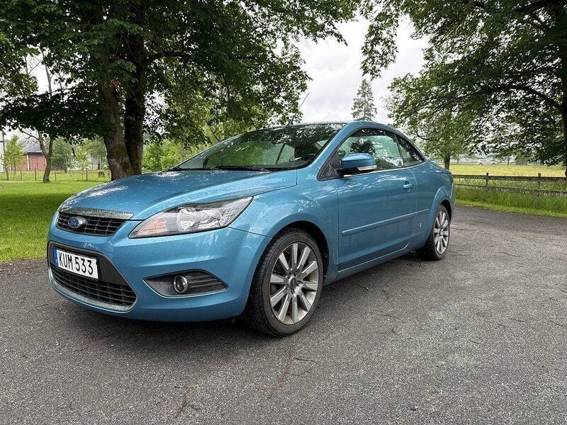 Blå (acquabluemetallic) Begagnad 2010 Ford Focus Cabriolet Trend Cab | 79 500 kr - Bild 1/3