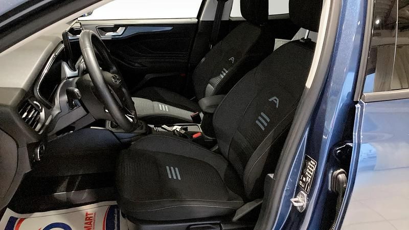 Begagnad Ford Focus Active 125 HK (91 kW) 2023 Blå Halvkombi