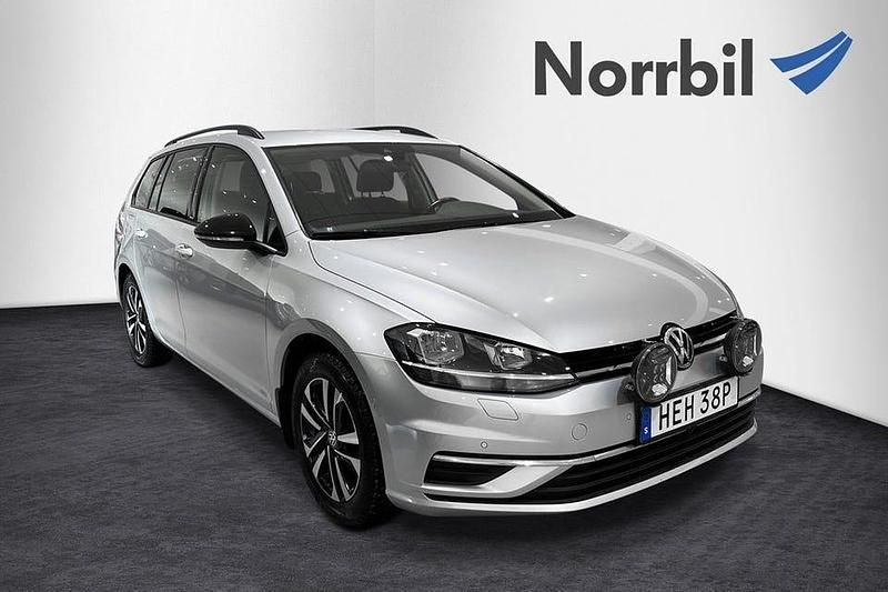 Begagnad VW Golf VII IQ Drive 116 HK (85 kW) 2019 Silver Kombi