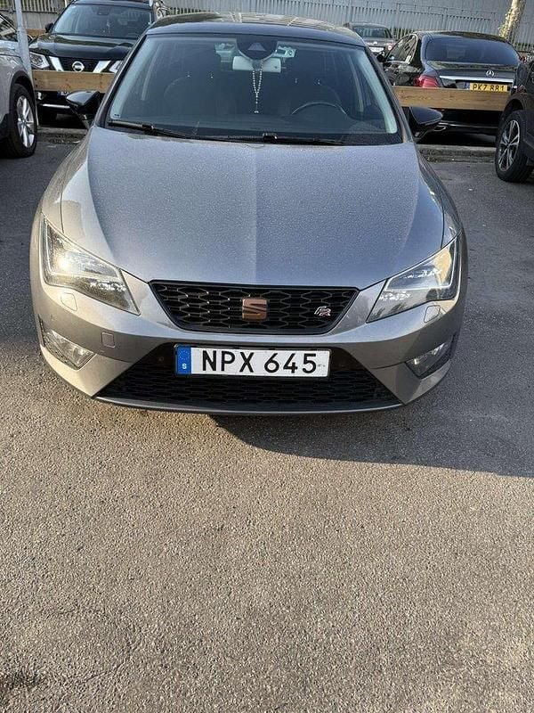 Grå Begagnad 2015 Seat Leon FR Halvkombi | 116 000 kr (Lite dyr) - Bild 1/4
