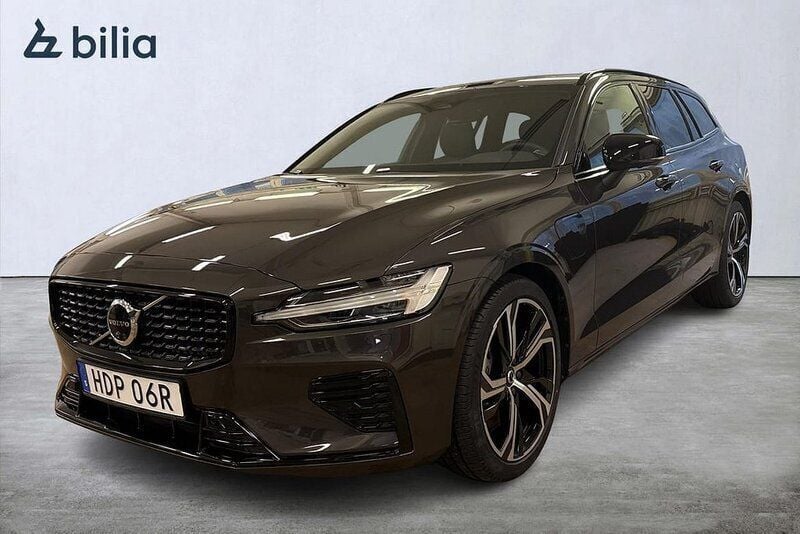 Grå Begagnad 2024 Volvo V60 Plus Kombi | 549 900 kr (Dyr) - Bild 1/4