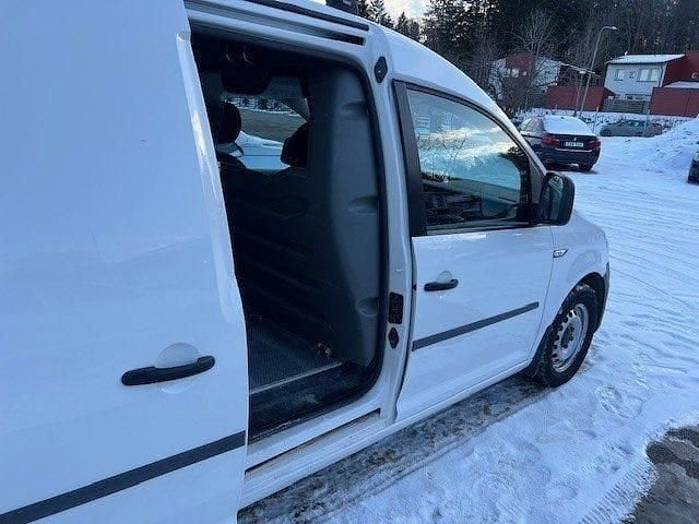 Begagnad VW Caddy 102 HK (75 kW) 2016 Vit Minibuss