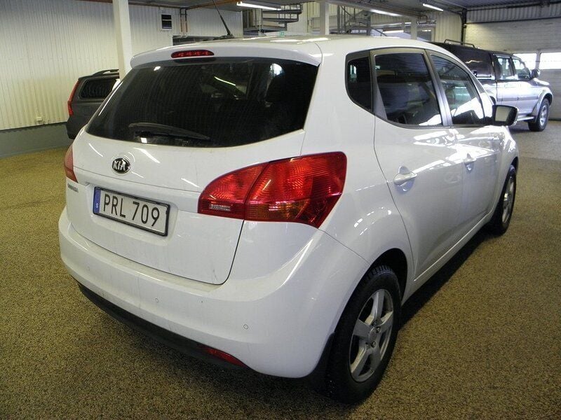 Begagnad Kia Venga 125 HK (91 kW) 2014 Vit Halvkombi