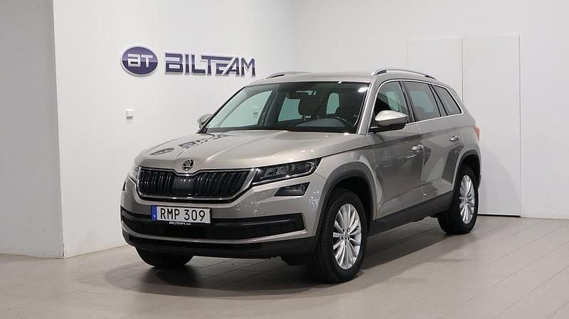 Ljusbrun Begagnad 2018 Skoda Kodiaq Style SUV | 254 900 kr (Marknadspris) - Bild 1/4