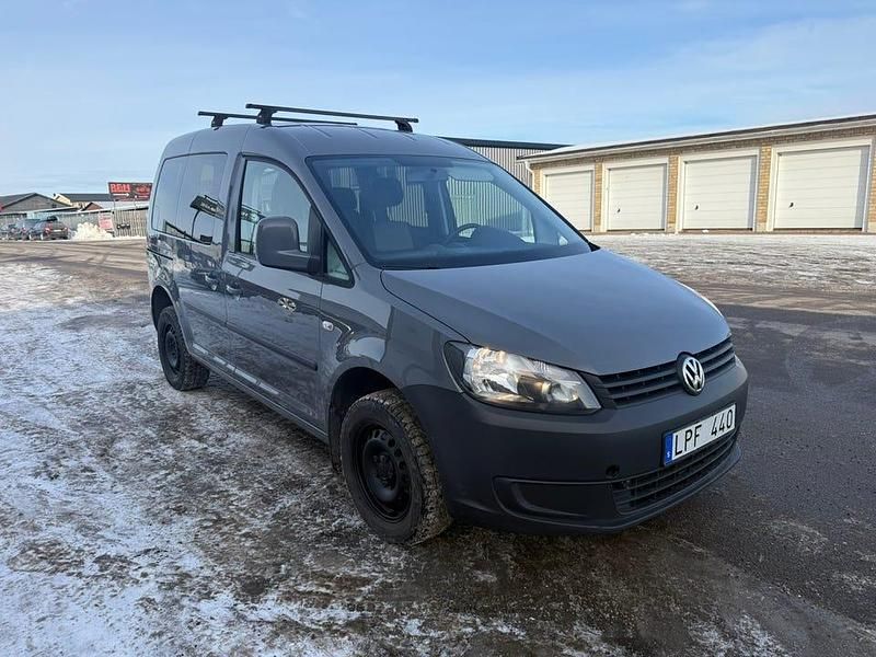 Begagnad VW Caddy 110 HK (80 kW) 2012 Minibuss