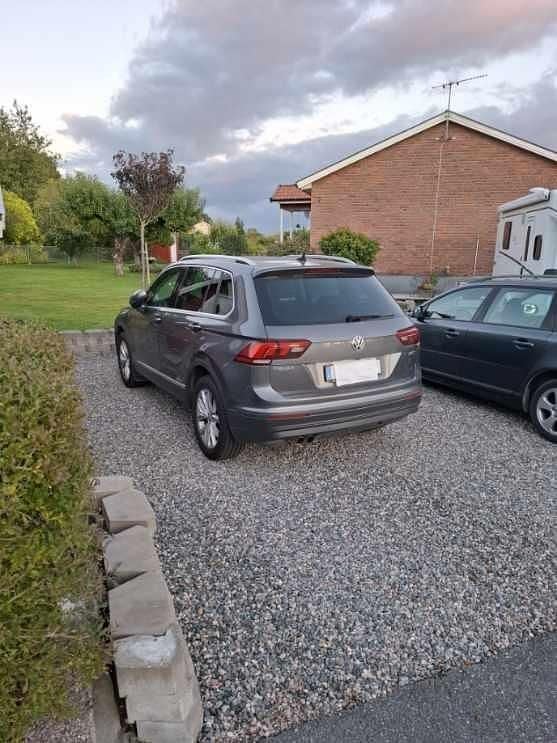 Grå Begagnad 2020 VW Tiguan SUV | 265 000 kr (Superpris) - Bild 1/2