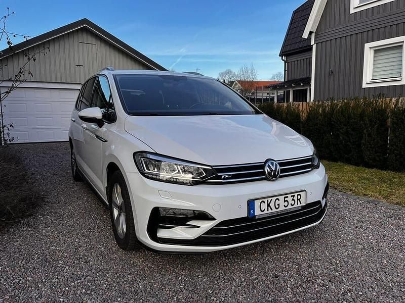 Begagnad VW Touran 150 HK (110 kW) 2020 Minibuss