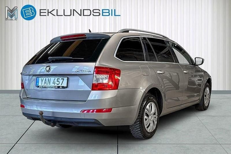 Begagnad Skoda Octavia 110 HK (80 kW) 2015 Cappuccino beige metallic Kombi