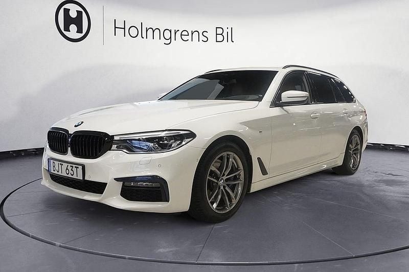 Alpinvit Begagnad 2019 BMW 530 Comfort Edition Kombi | 339 800 kr (Marknadspris) - Bild 1/4