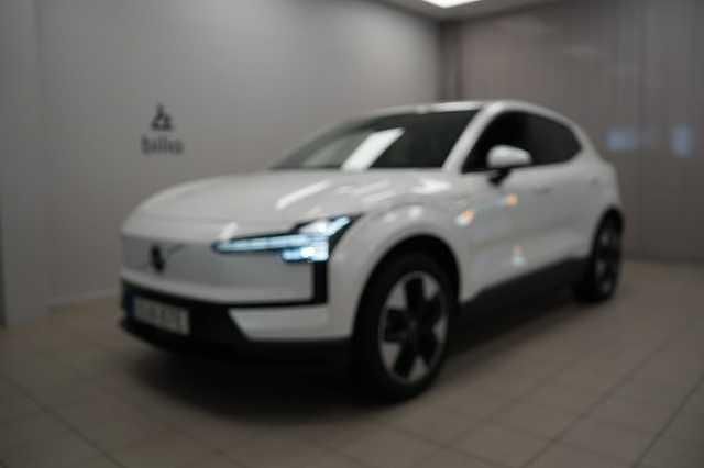 Vit Begagnad 2024 Volvo EX30 Core SUV | 359 900 kr - Bild 1/3