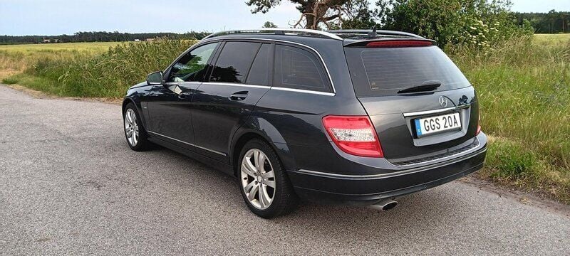 Grå Begagnad 2010 Mercedes C220 Kombi | 70 000 kr (Marknadspris) - Bild 1/4
