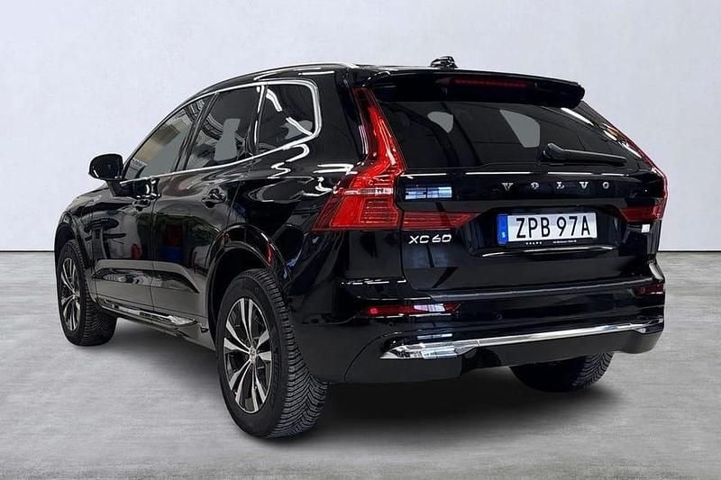 Begagnad Volvo XC60 Core 355 HK (261 kW) 2023 Svart SUV