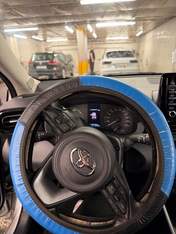 Begagnad Toyota Yaris Hybrid 116 HK (85 kW) 2023