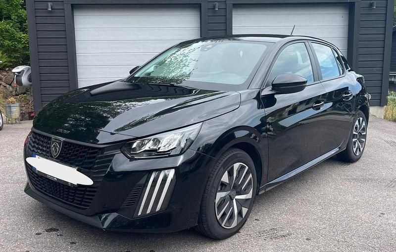 Svart Begagnad 2024 Peugeot 208 Halvkombi | 175 000 kr (Marknadspris) - Bild 1/4
