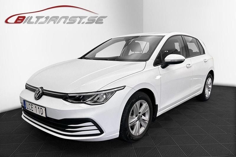 Vit Begagnad 2022 VW Golf VIII Halvkombi | 219 900 kr (Bra pris) - Bild 1/4