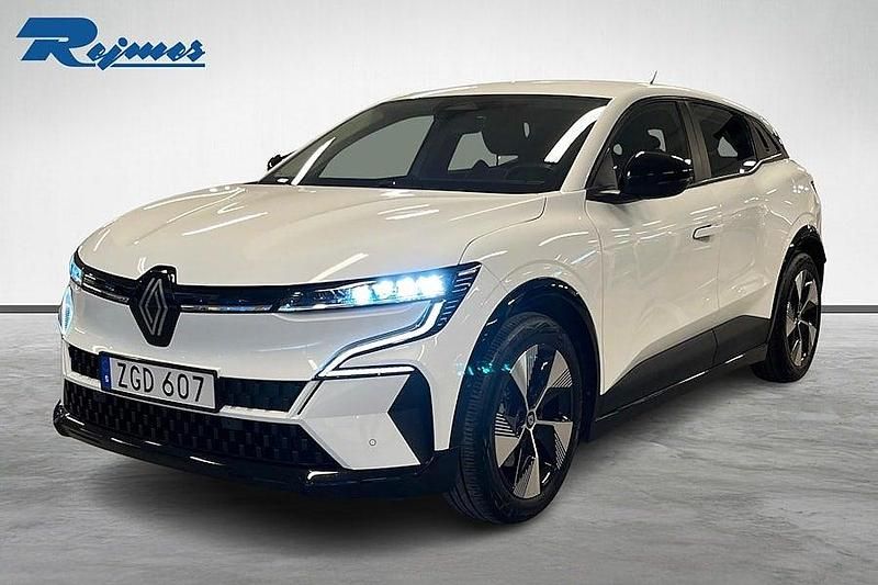 Vit Begagnad 2022 Renault Mégane Equilibre Kombi | 269 800 kr (Marknadspris) - Bild 1/4