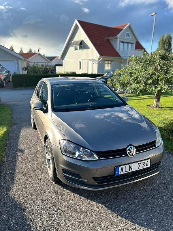 Begagnad VW Golf VII 105 HK (77 kW) 2014