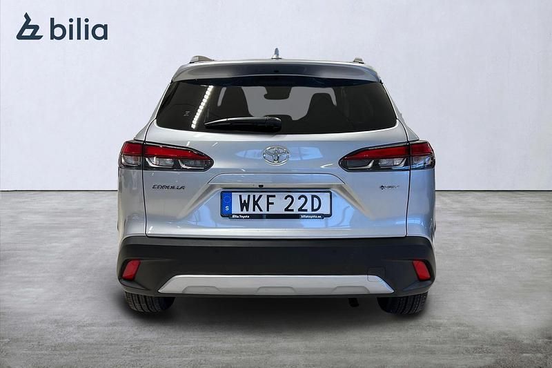 Begagnad Toyota Corolla Cross Style 141 HK (103 kW) 2025 Silver SUV