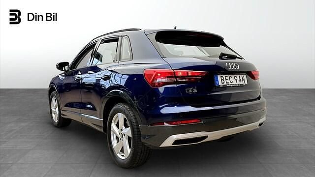 Begagnad Audi Q3 Advanced Plus 150 HK (110 kW) 2022 Navarrablå metallic SUV