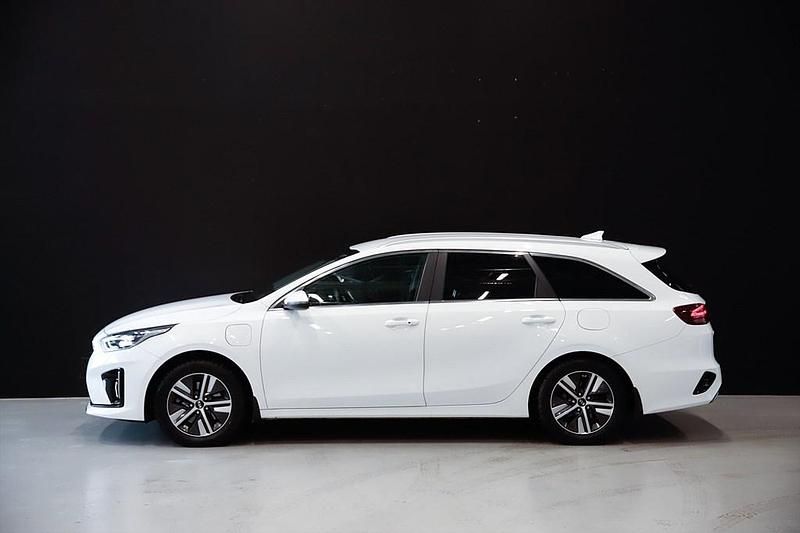 Begagnad Kia Ceed Sportswagon 2021 Vit Kombi