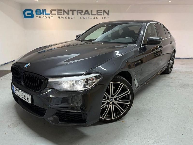 Begagnad BMW 530 iPerformance 252 HK (185 kW) 2018 Grå Sedan