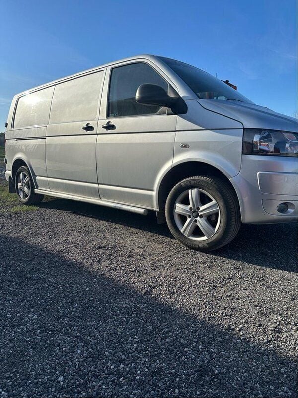 Silver Begagnad 2012 VW T5 Van | 135 000 kr (Marknadspris) - Bild 1/4