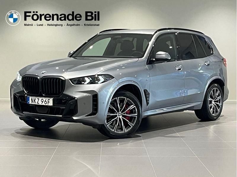 Grå Begagnad 2024 BMW X5 M Sport SUV | 1 049 000 kr - Bild 1/4