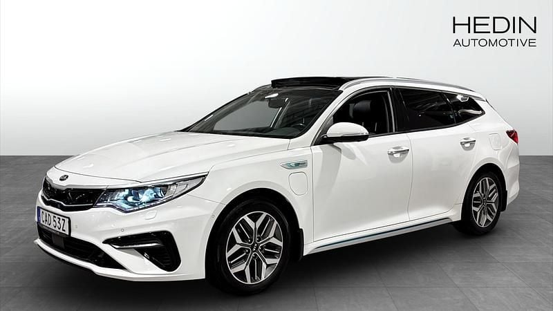 Vit (white) Begagnad 2020 Kia Optima Hybrid Plus Sedan | 224 900 kr (Marknadspris) - Bild 1/4