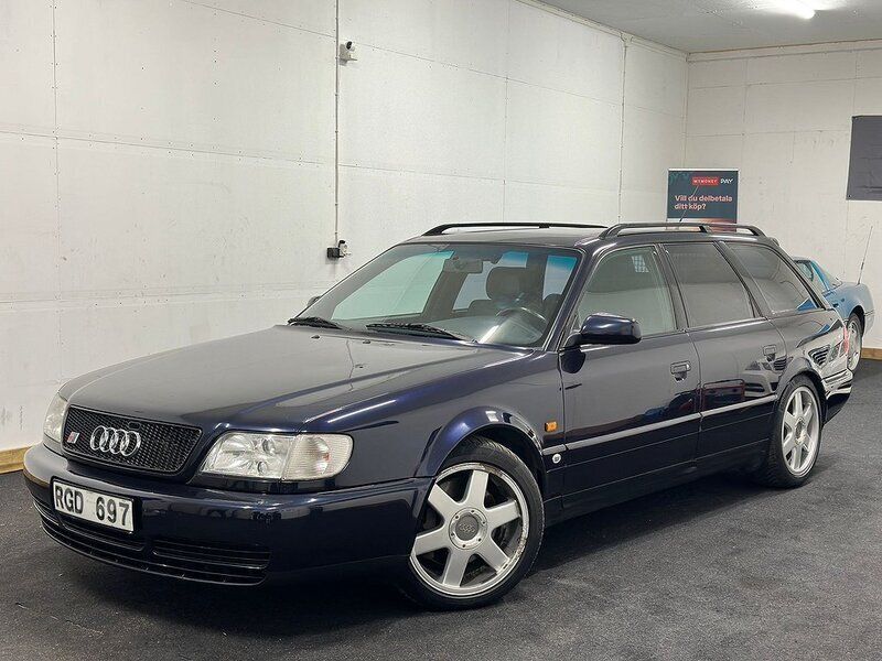 Mörkblå Begagnad 1997 Audi S6 Kombi | 169 900 kr - Bild 1/4