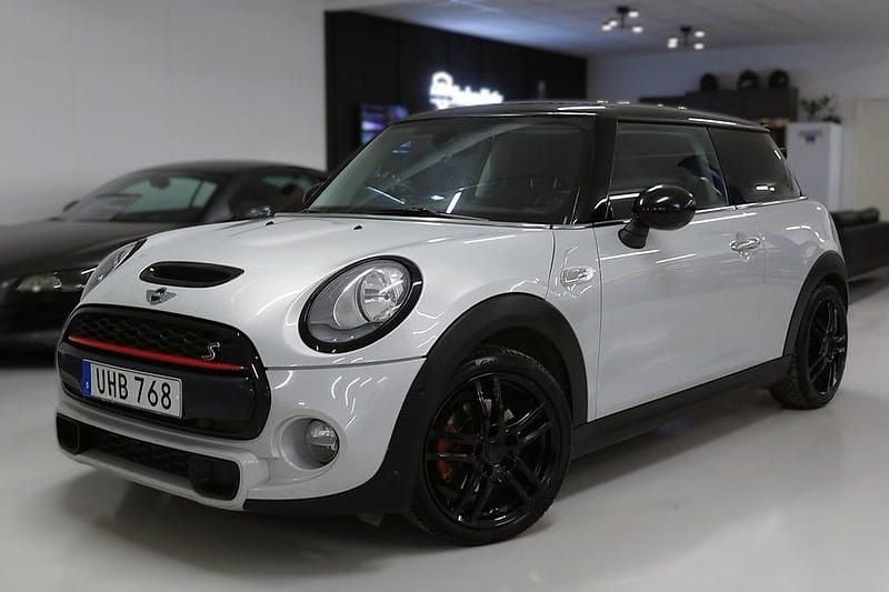 Begagnad Mini Cooper S 192 HK (141 kW) 2014 Silver Halvkombi