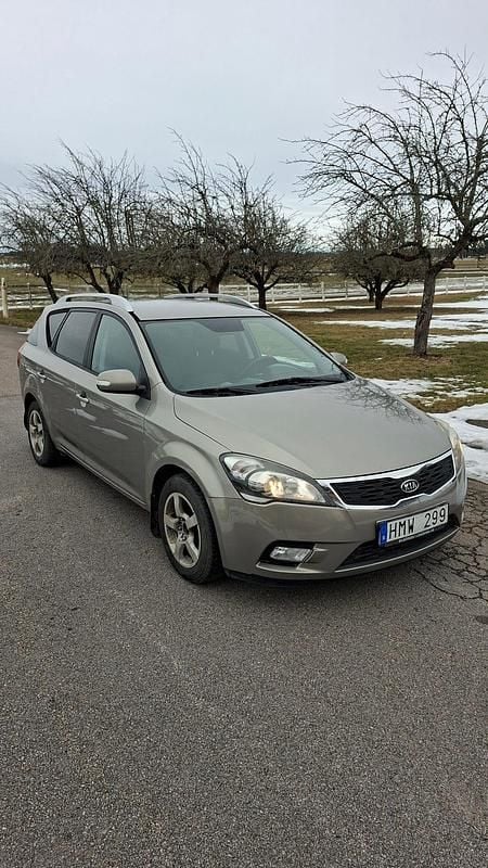 Begagnad Kia Ceed Sportswagon 128 HK (94 kW) 2011 Kombi