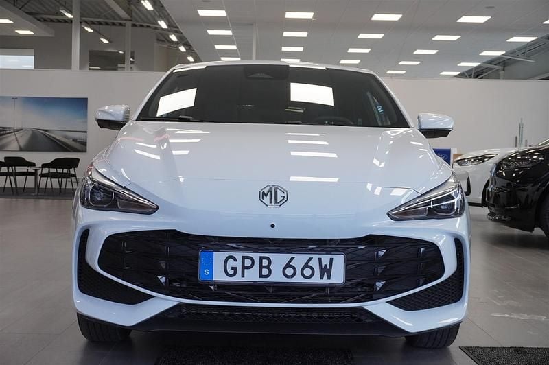 Begagnad MG MG3 194 HK (142 kW) 2024 Dover white Halvkombi