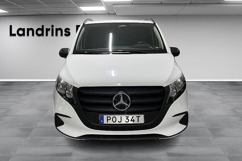 Begagnad Mercedes Vito 163 HK (119 kW) 2025 Arktiskt vit Van