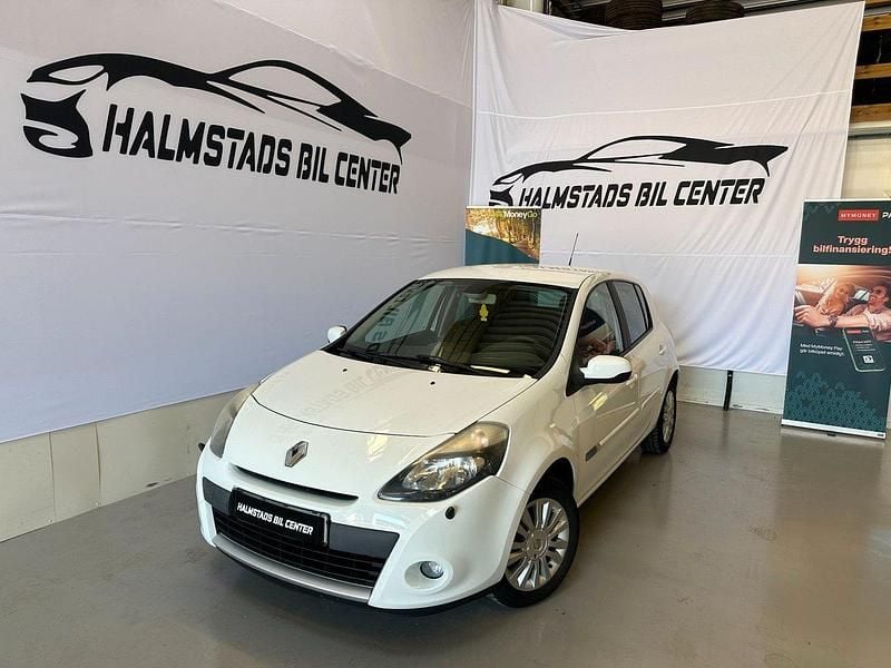 Vit Begagnad 2012 Renault Clio R.S. Halvkombi | 42 900 kr (Marknadspris) - Bild 1/4
