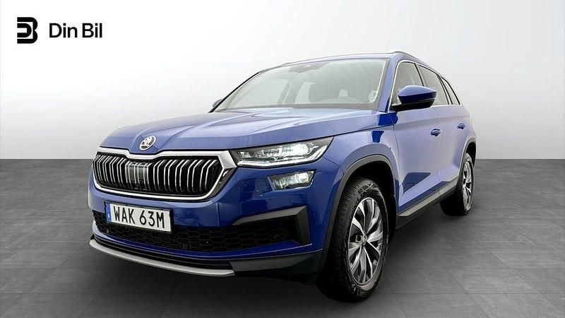 Energy blue Begagnad 2023 Skoda Kodiaq Comfort SUV | 399 900 kr (Marknadspris) - Bild 1/4