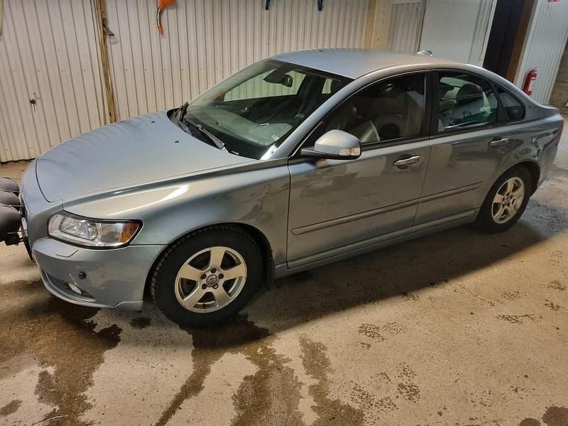 Begagnad Volvo S40 115 HK (84 kW) 2012 Blå metallic Sedan