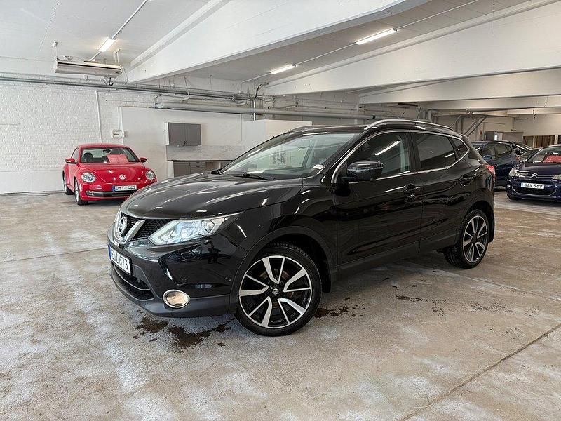 Svart Begagnad 2015 Nissan Qashqai Tekna SUV | 129 900 kr (Lite dyr) - Bild 1/4
