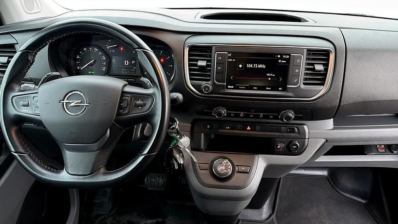 Begagnad Opel Vivaro 144 HK (105 kW) 2023 Minibuss