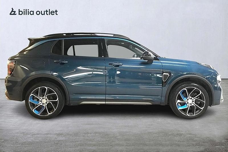 Begagnad Lynk & Co 01 261 HK (191 kW) 2023 Blå SUV