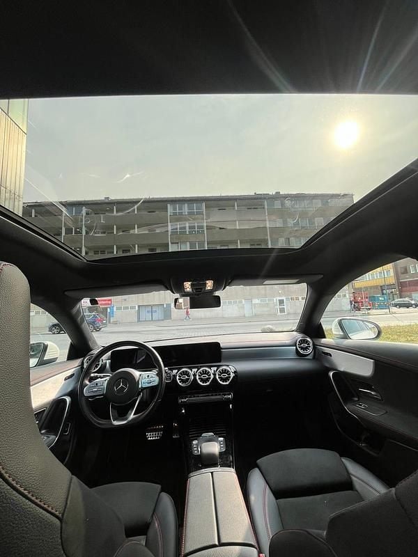 Begagnad Mercedes CLA250 Shooting Brake 218 HK (160 kW) 2021 Kombi