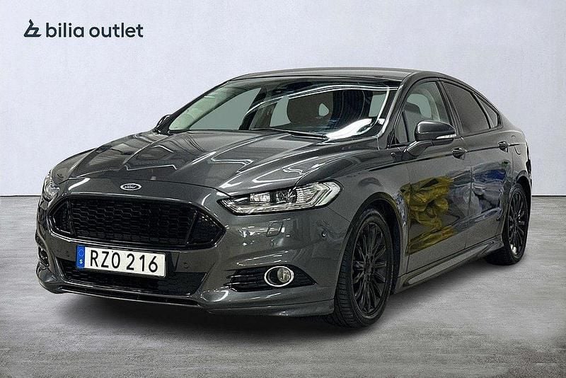 Grå Begagnad 2016 Ford Mondeo Titanium Halvkombi | 159 900 kr (Marknadspris) - Bild 1/3