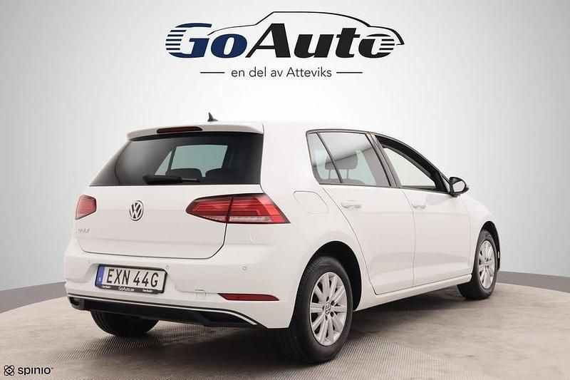 Begagnad VW Golf VII 117 HK (86 kW) 2019 Vit Halvkombi