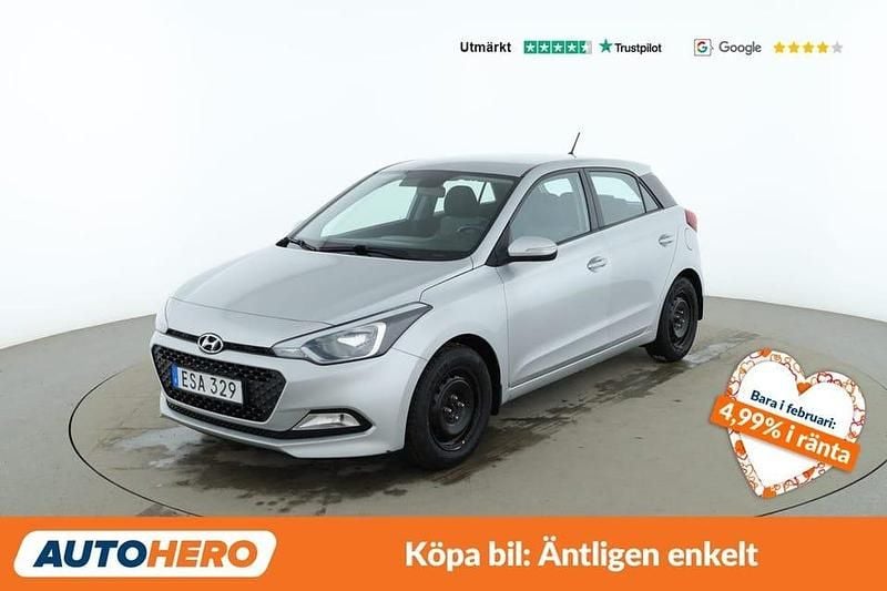 Begagnad Hyundai i20 Comfort 84 HK (61 kW) 2014 Silver Halvkombi