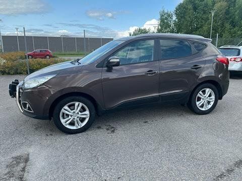 Brun Begagnad 2013 Hyundai ix35 SUV | 69 900 kr (Bra pris) - Bild 1/4