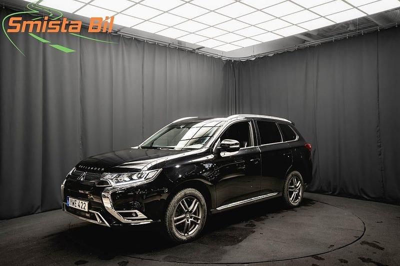 Svart Begagnad 2019 Mitsubishi Outlander SUV | 209 800 kr (Marknadspris) - Bild 1/3