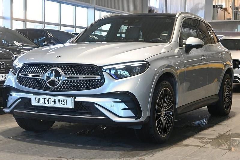 Begagnad Mercedes GLC300 AMG Line Premium Plus 313 HK (230 kW) 2024 Hightech silver metallic SUV